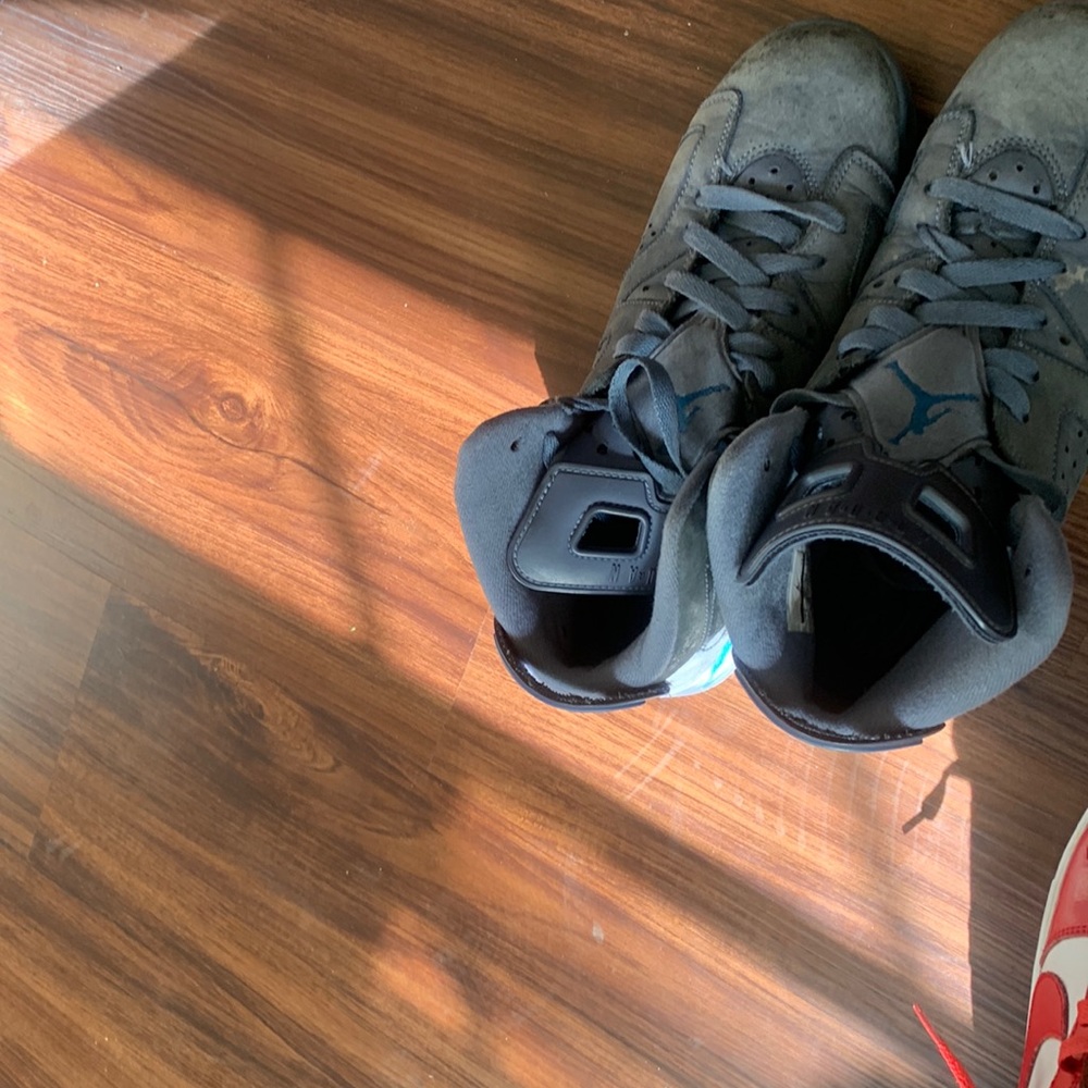 Boys Jordan 6s